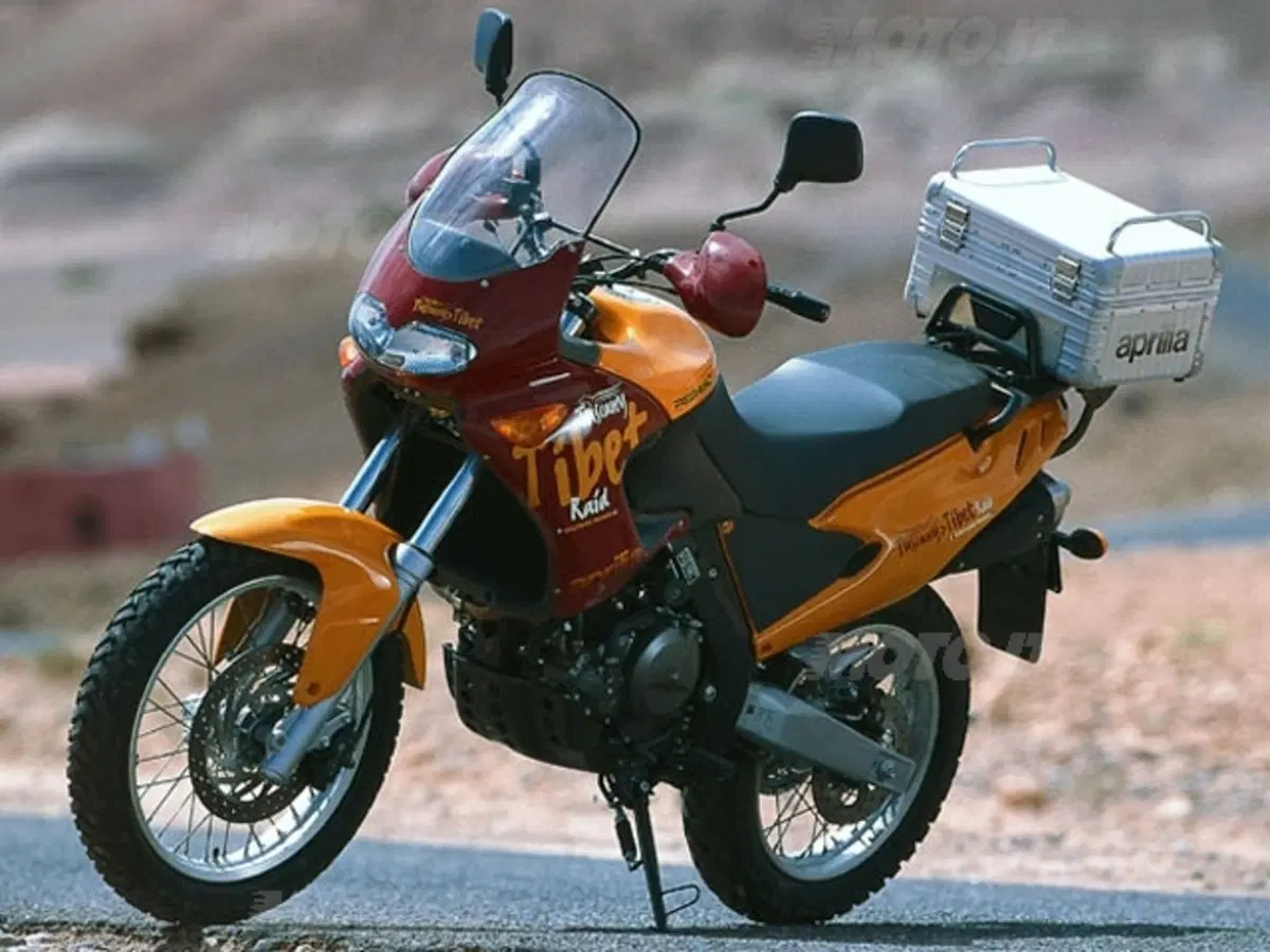 APRILIA Caponord Rally Raid e Pegaso Tuscany - Tibet (11)