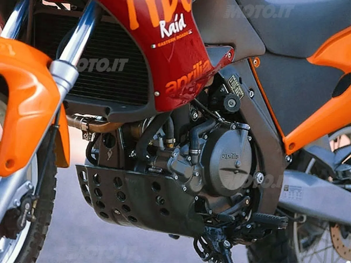 APRILIA Caponord Rally Raid e Pegaso Tuscany - Tibet (13)