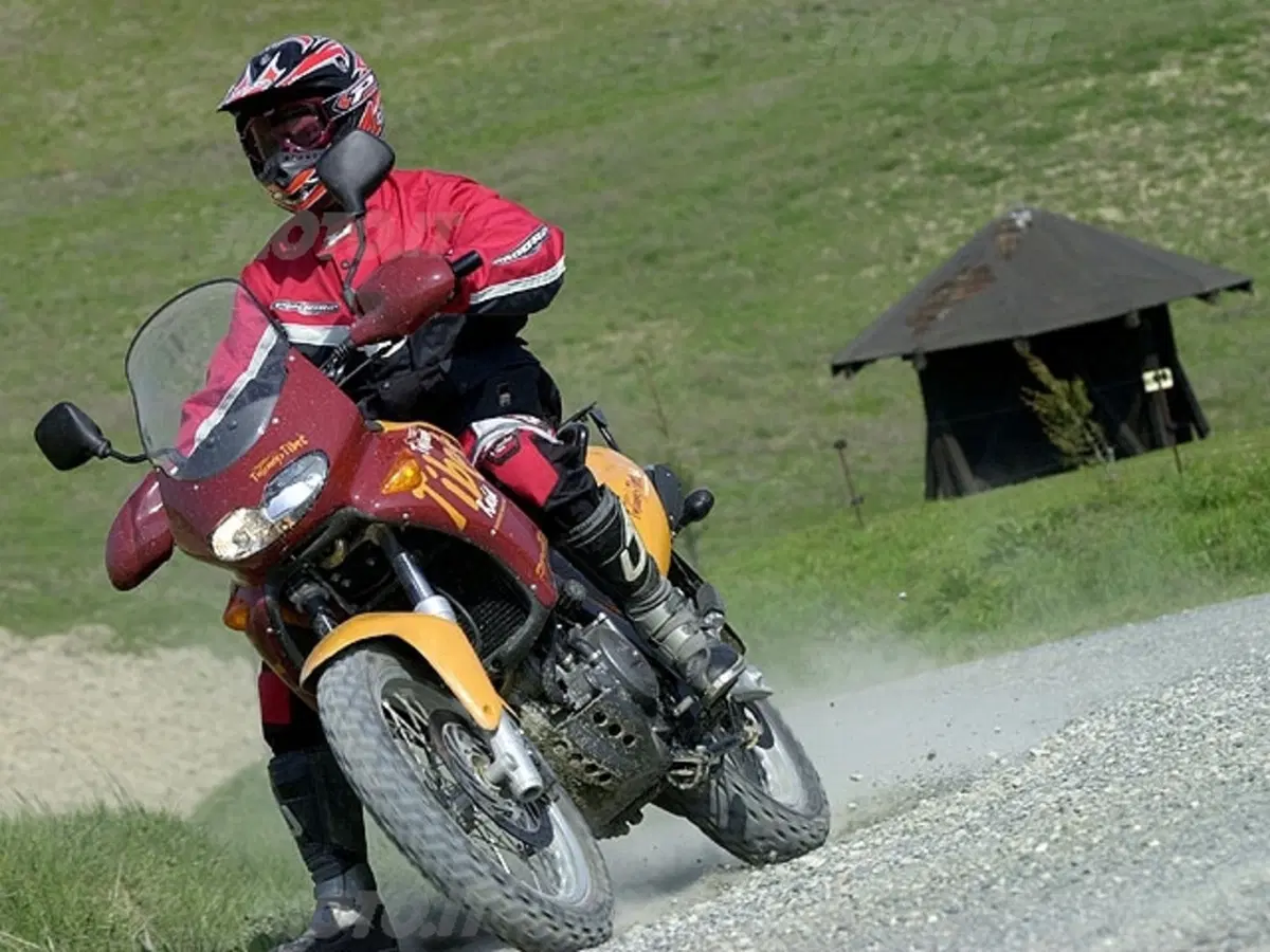 APRILIA Caponord Rally Raid e Pegaso Tuscany - Tibet (16)