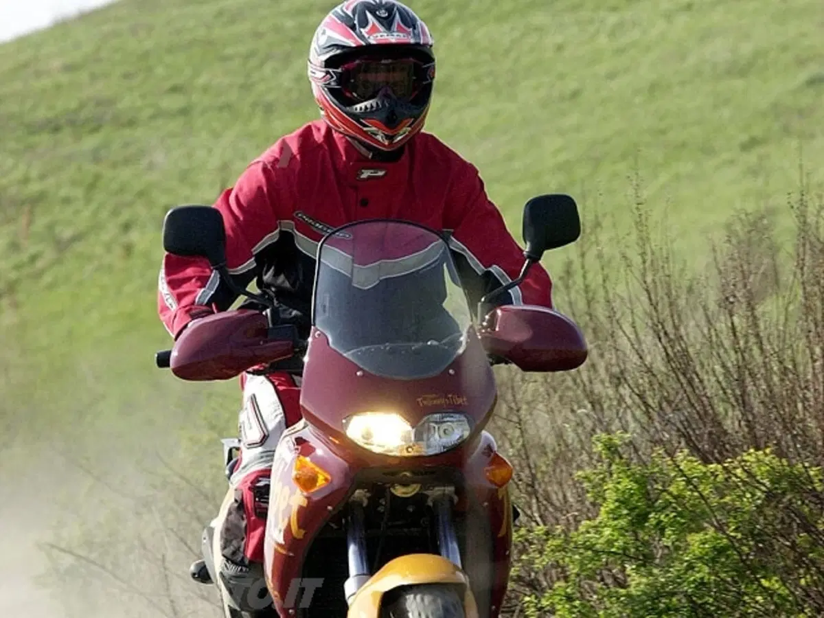 APRILIA Caponord Rally Raid e Pegaso Tuscany - Tibet (19)