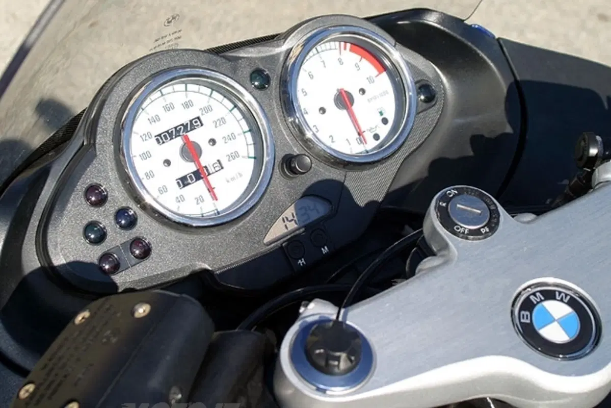 BMW R 1100 S (9)