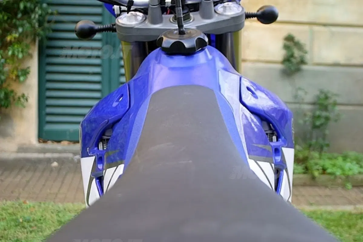 YAMAHA WR 450 F (7)