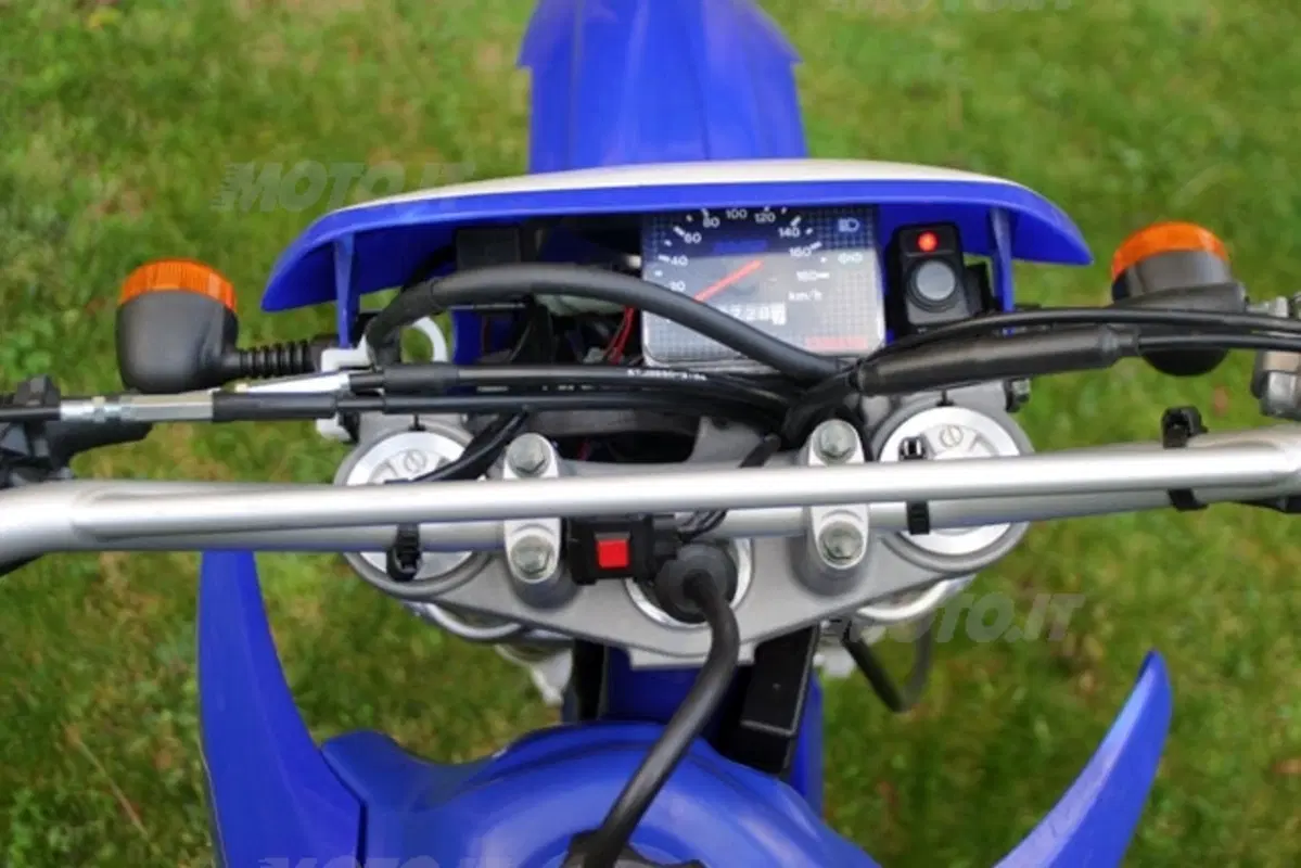 YAMAHA WR 450 F (9)