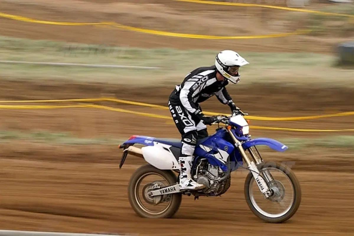 YAMAHA WR 450 F (23)
