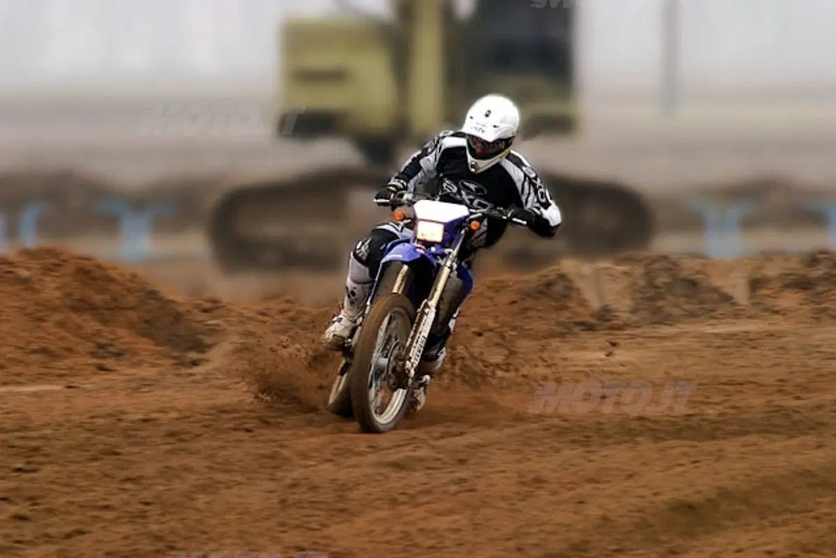 YAMAHA WR 450 F (28)