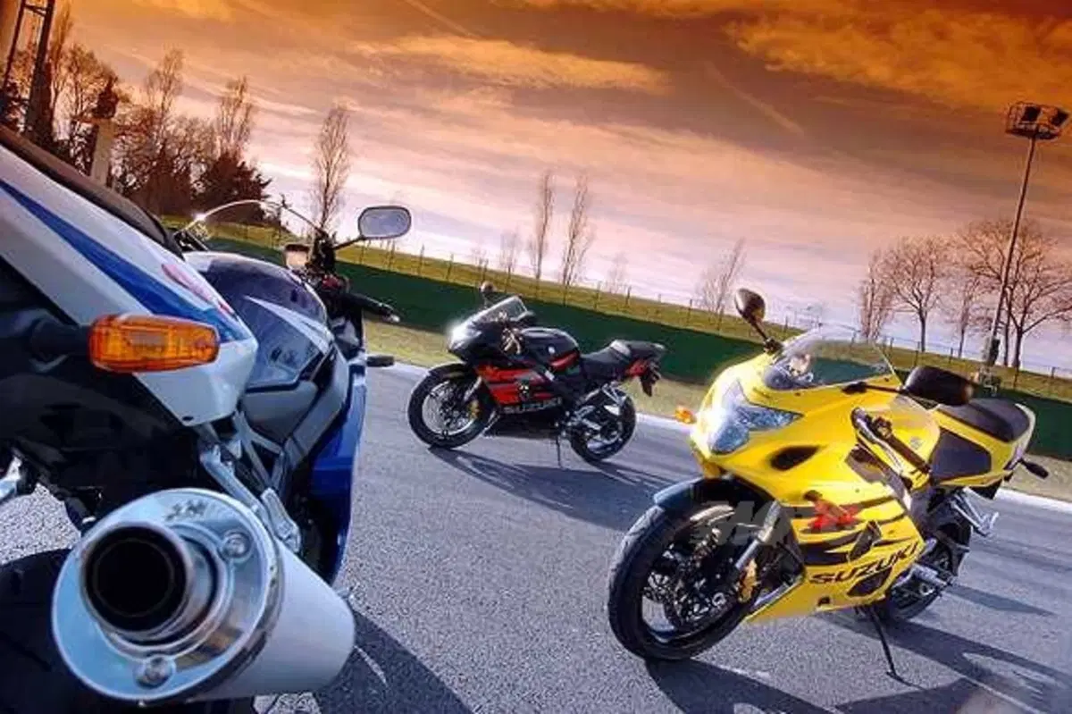 SUZUKI GSX-R 600 (2)