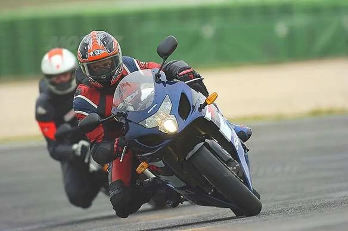 SUZUKI GSX-R 600 (4)