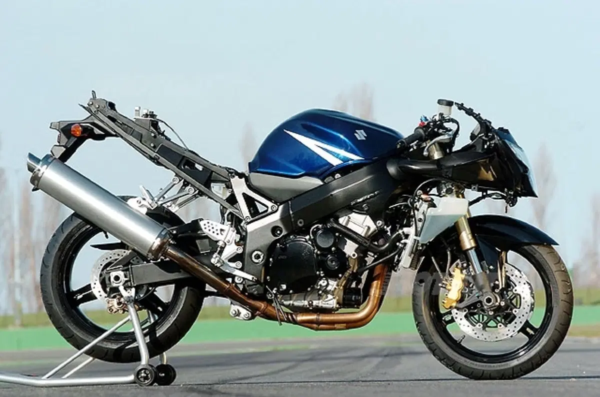 SUZUKI GSX-R 600 (11)