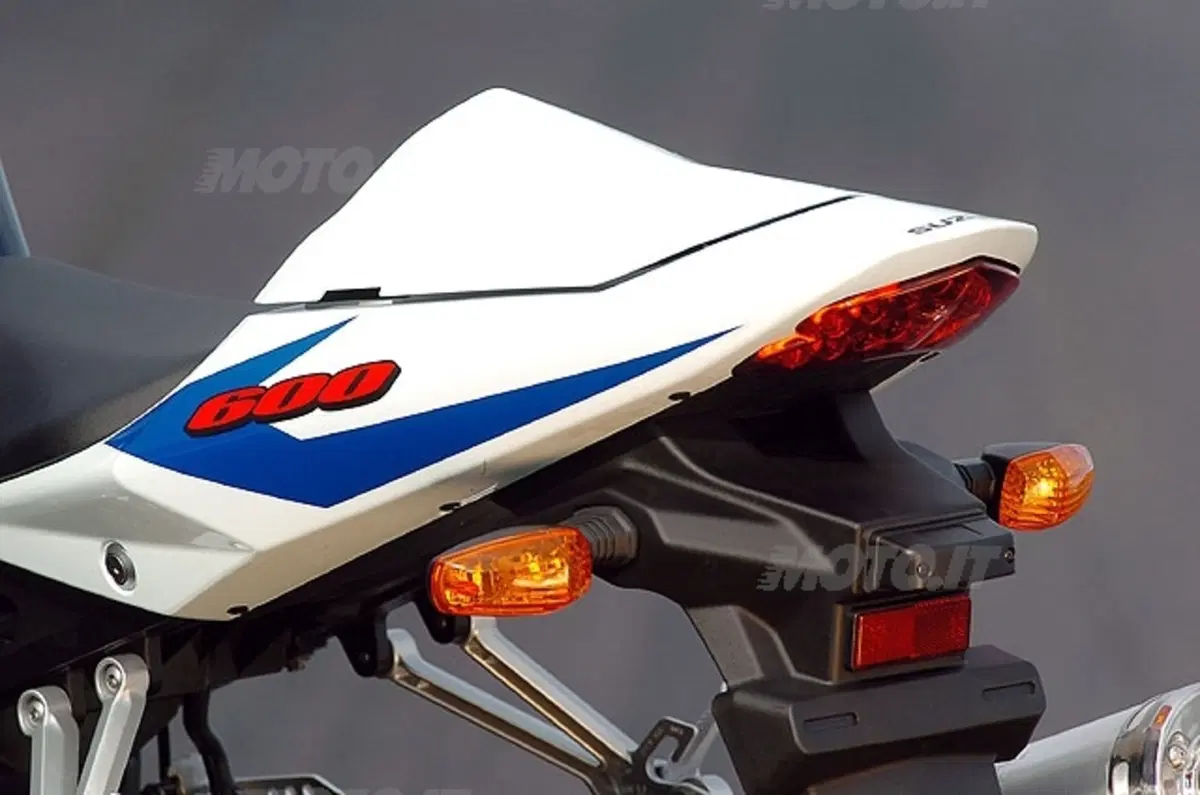 SUZUKI GSX-R 600 (14)