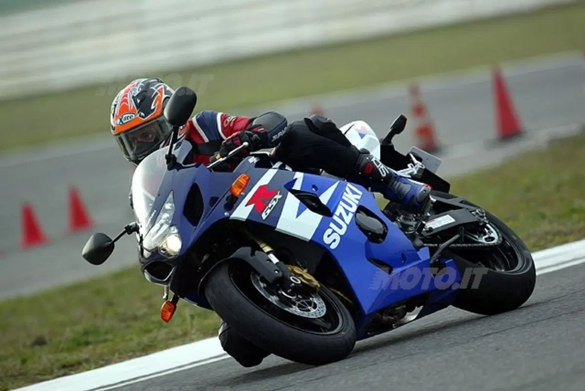 SUZUKI GSX-R 600 (19)