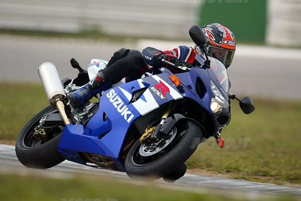 SUZUKI GSX-R 600 (21)