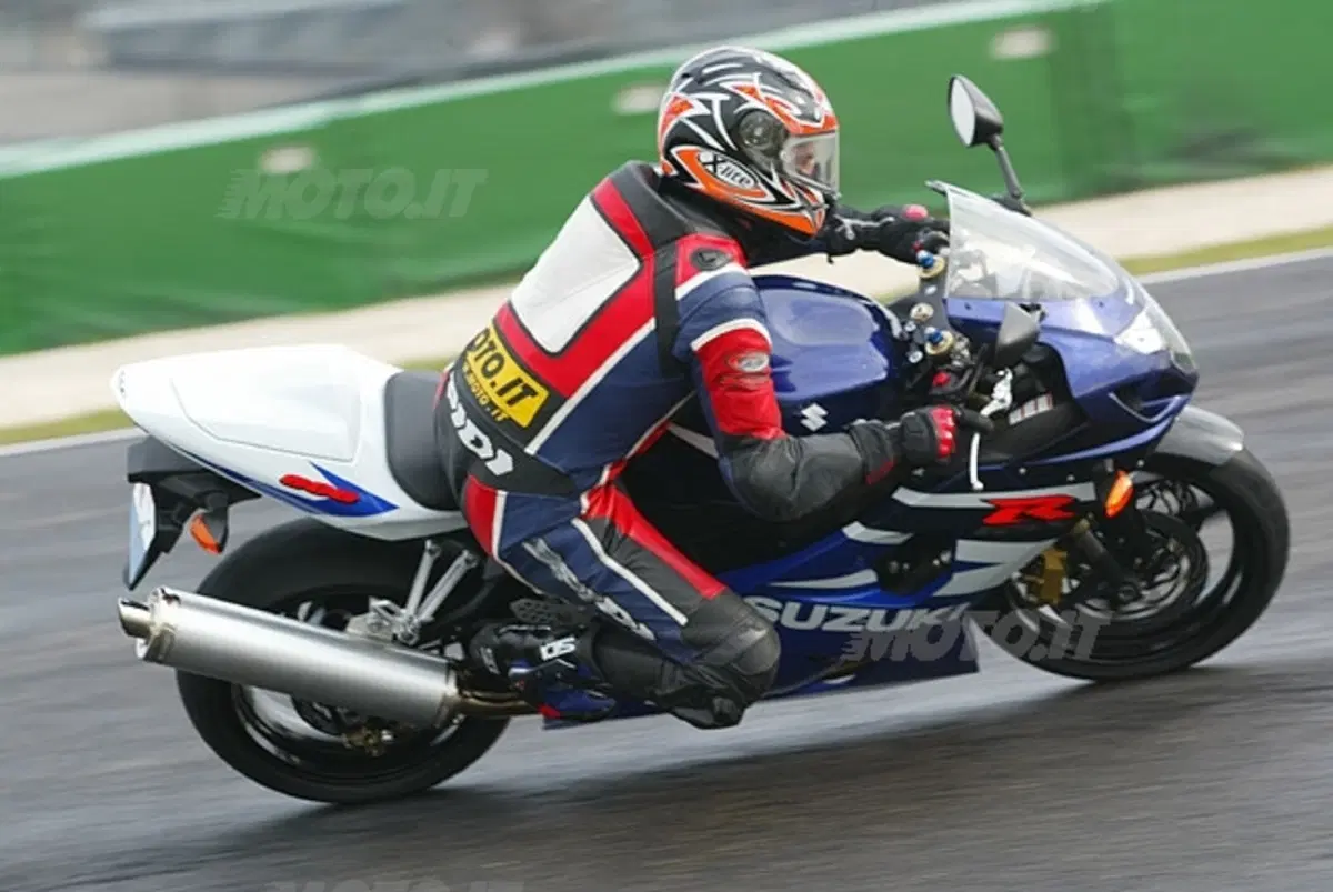 SUZUKI GSX-R 600 (22)