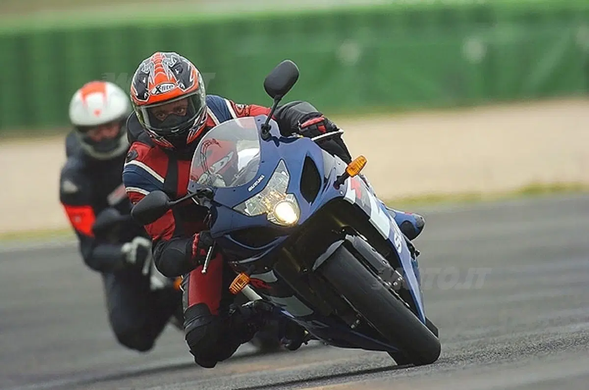 SUZUKI GSX-R 600 (23)