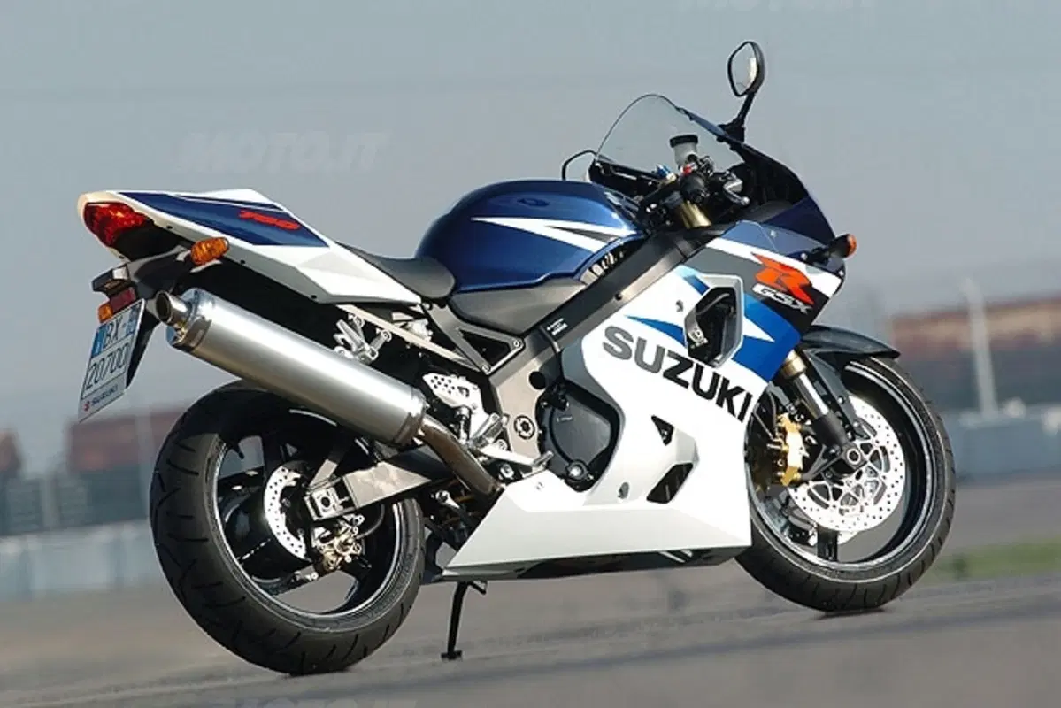 SUZUKI GSX-R 750 (7)