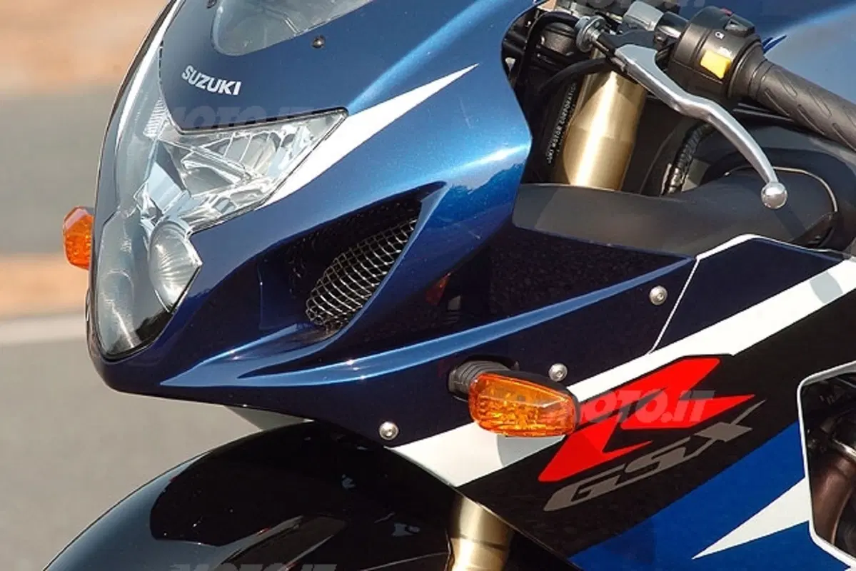 SUZUKI GSX-R 750 (11)