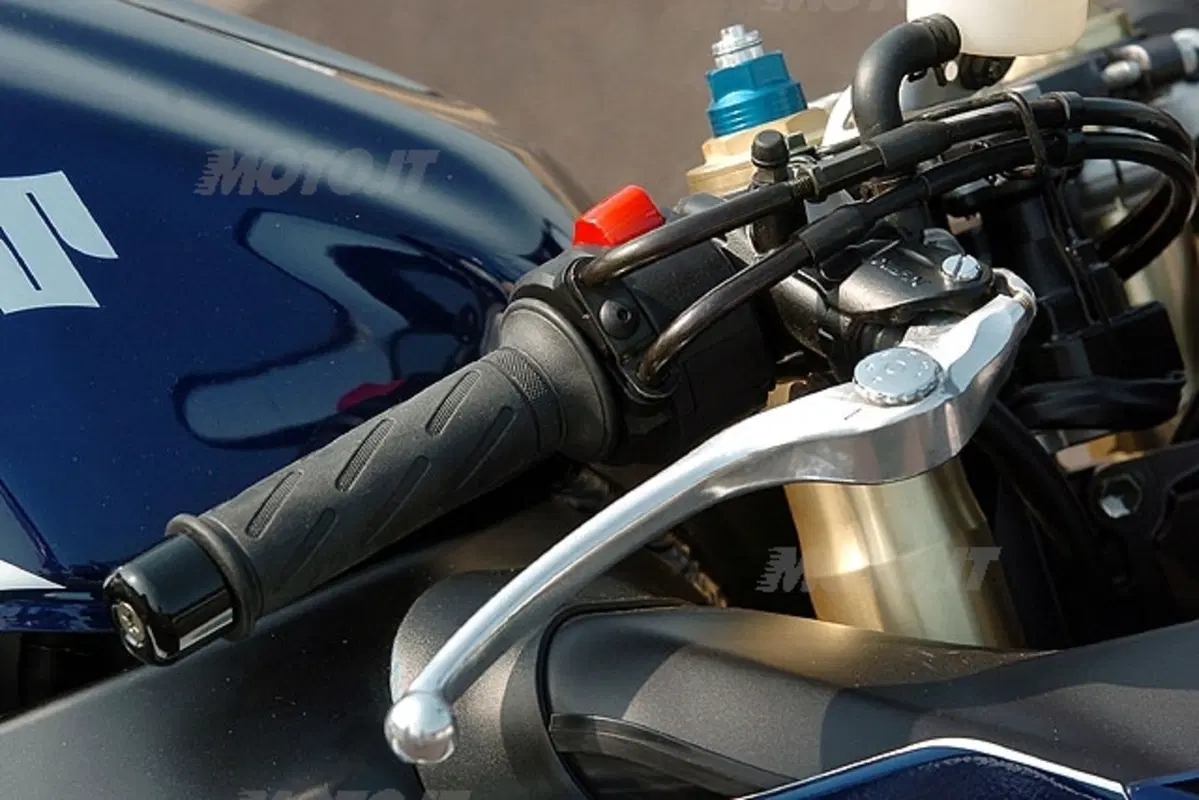 SUZUKI GSX-R 750 (14)