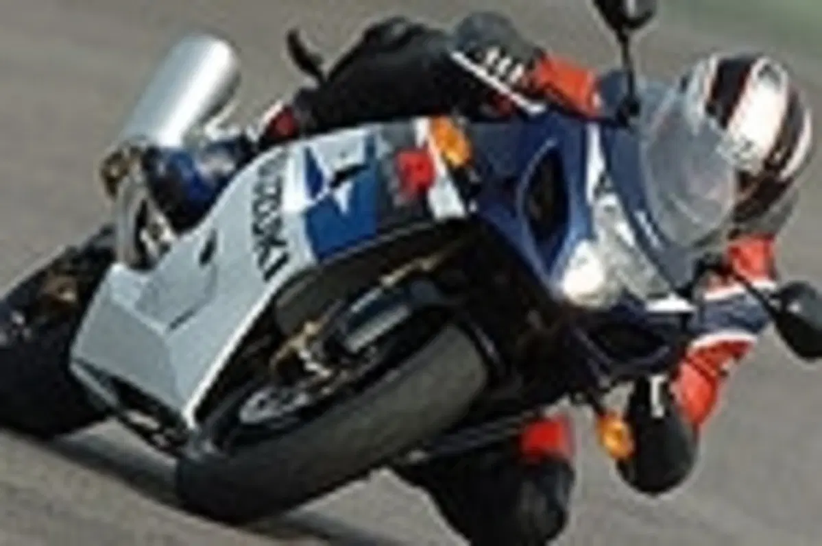 SUZUKI GSX-R 750 (25)