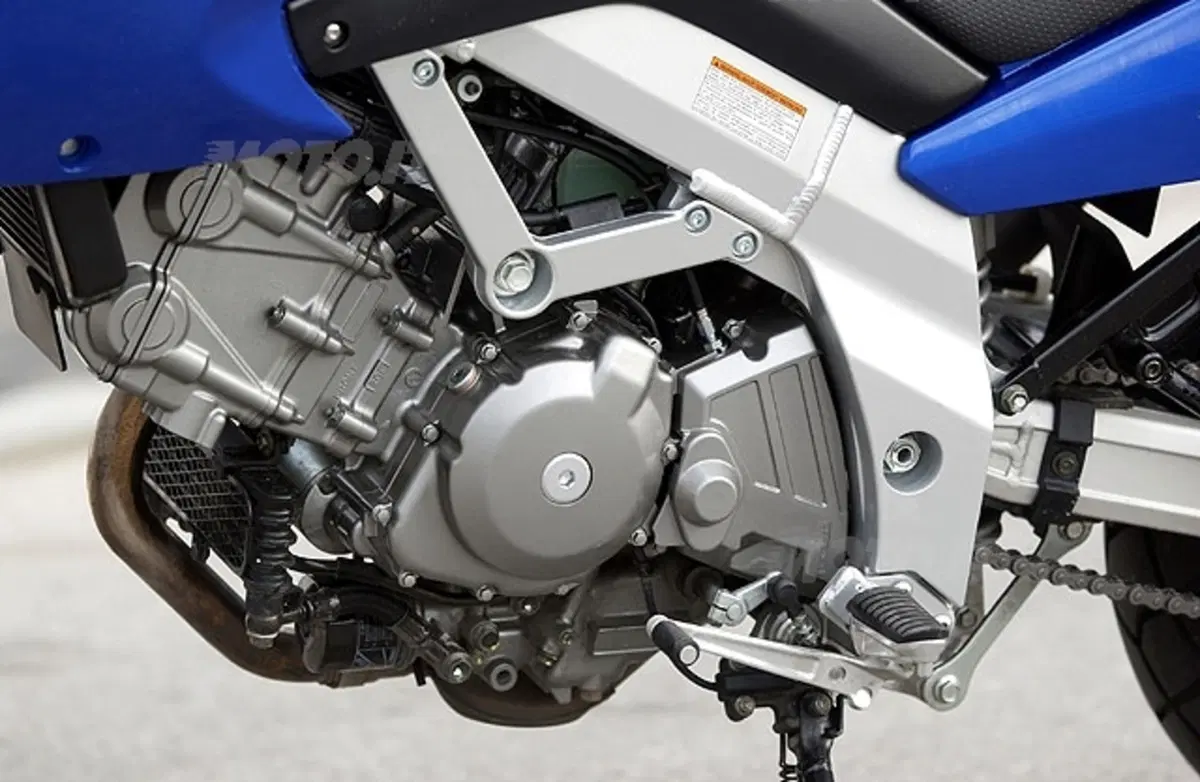 SUZUKI V-STROM 650 (5)