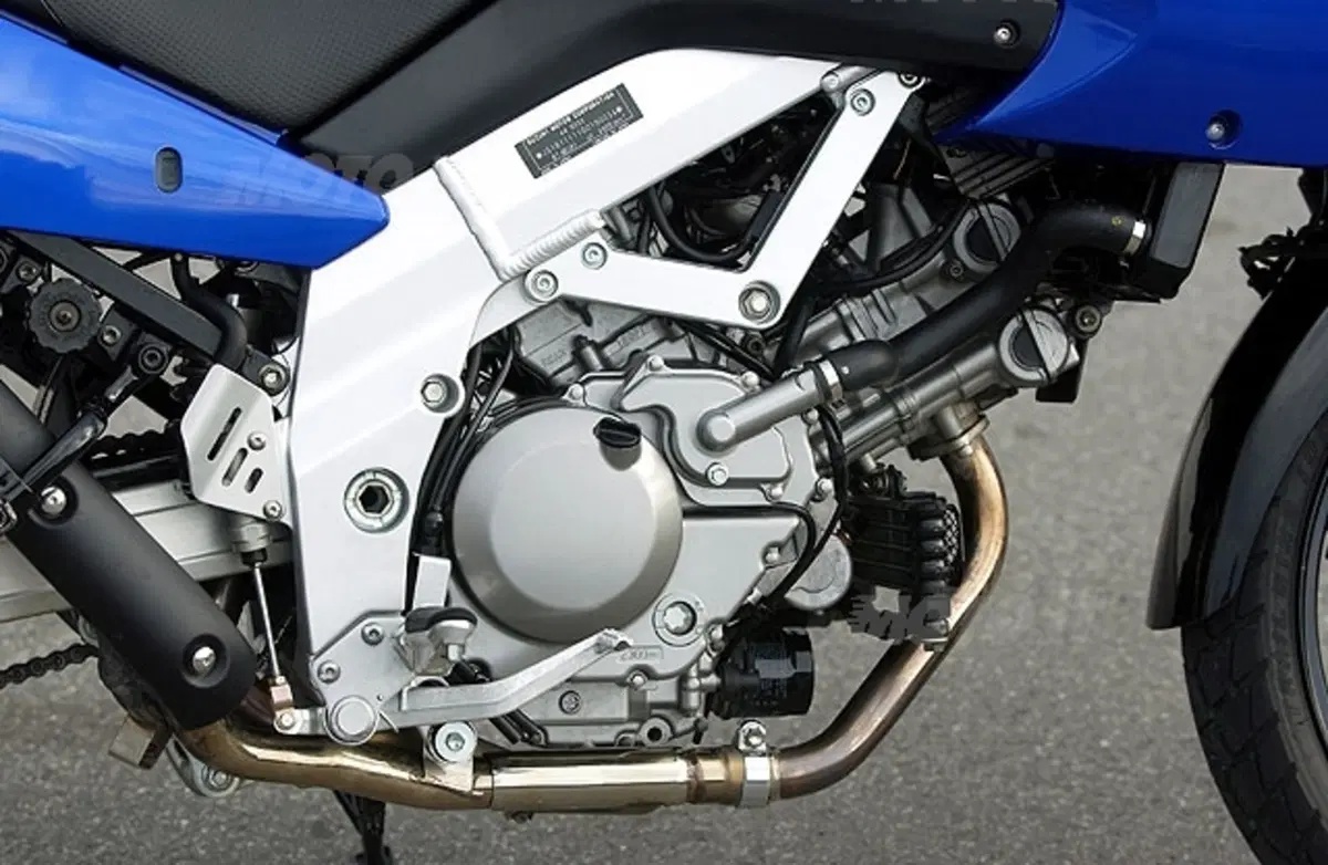 SUZUKI V-STROM 650 (6)