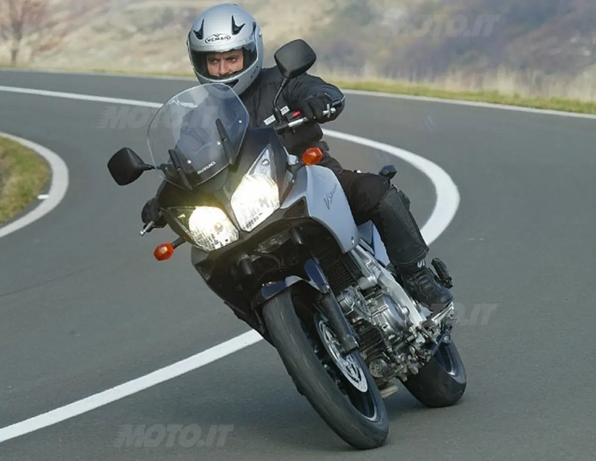 SUZUKI V-STROM 650 (17)