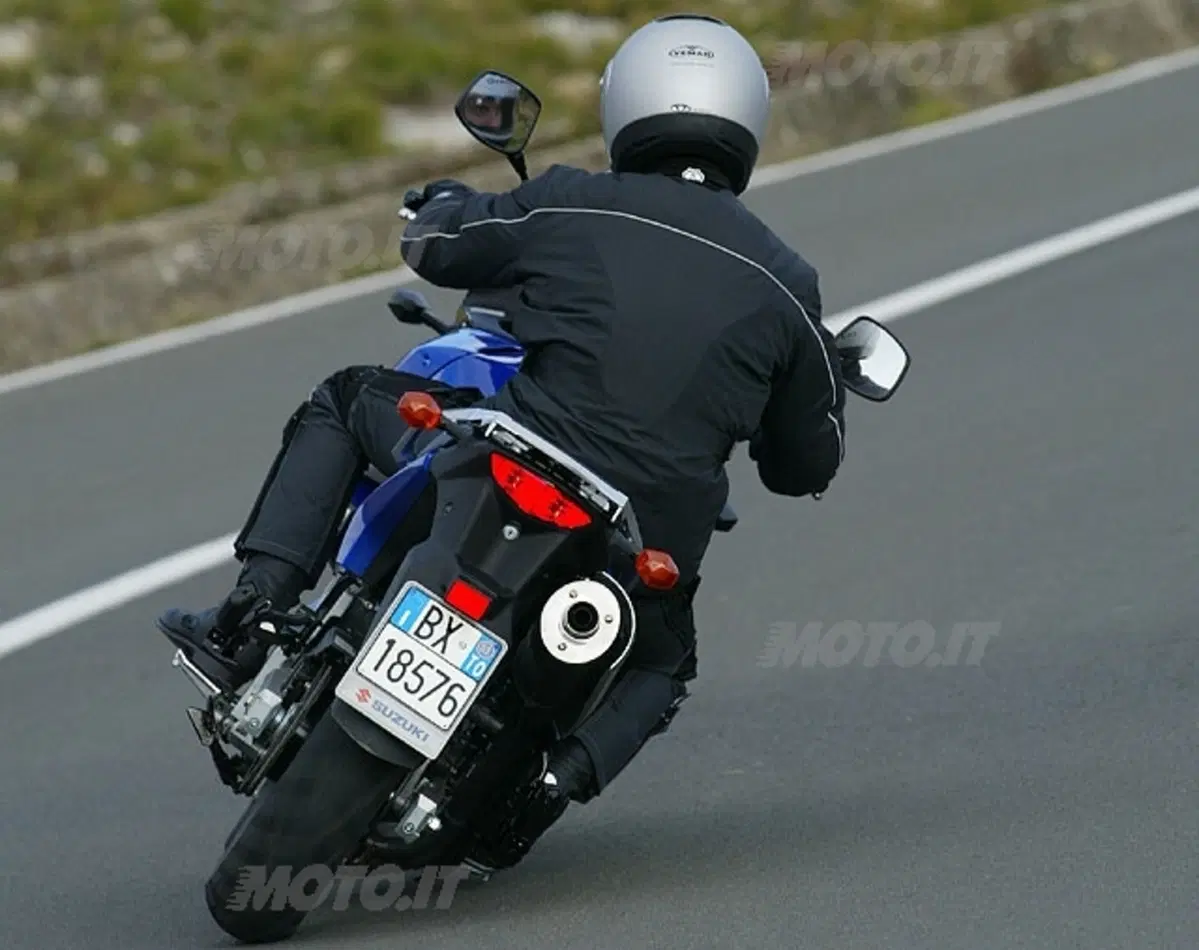 SUZUKI V-STROM 650 (19)