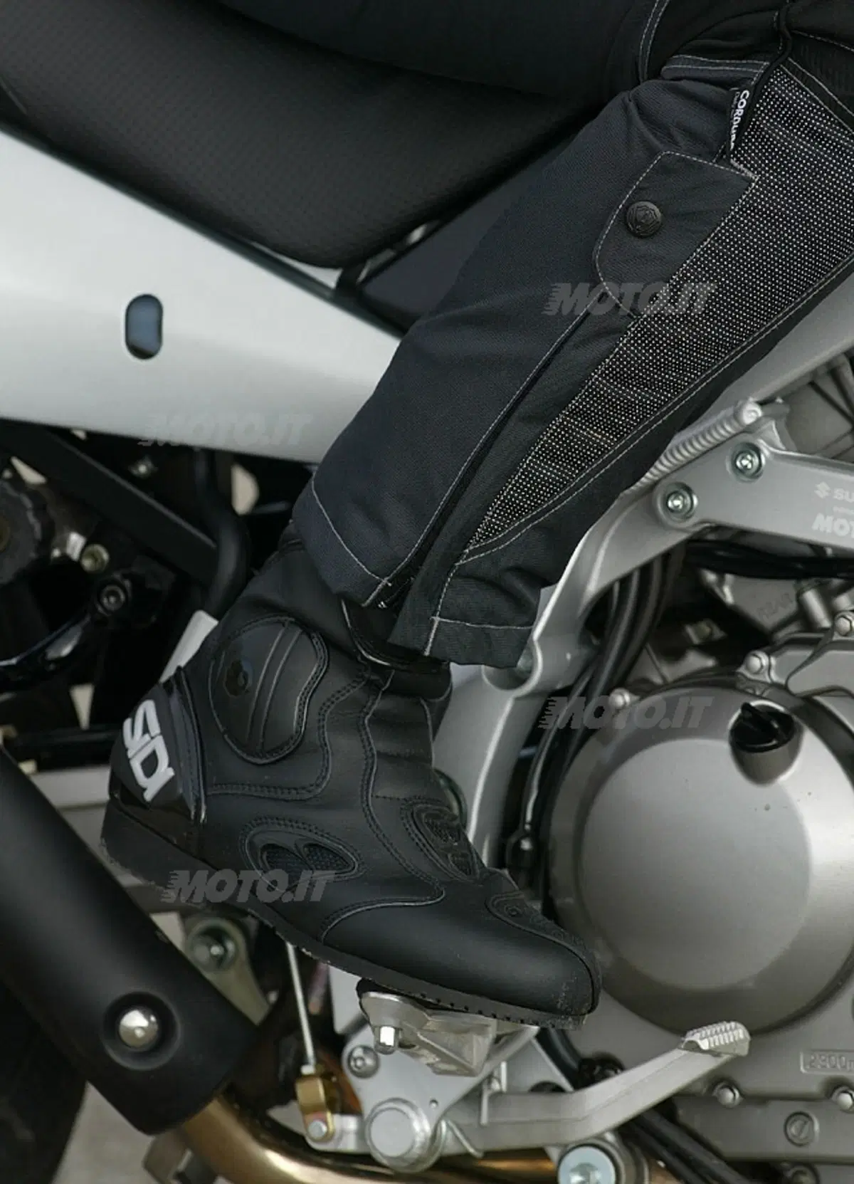 SUZUKI V-STROM 650 (24)