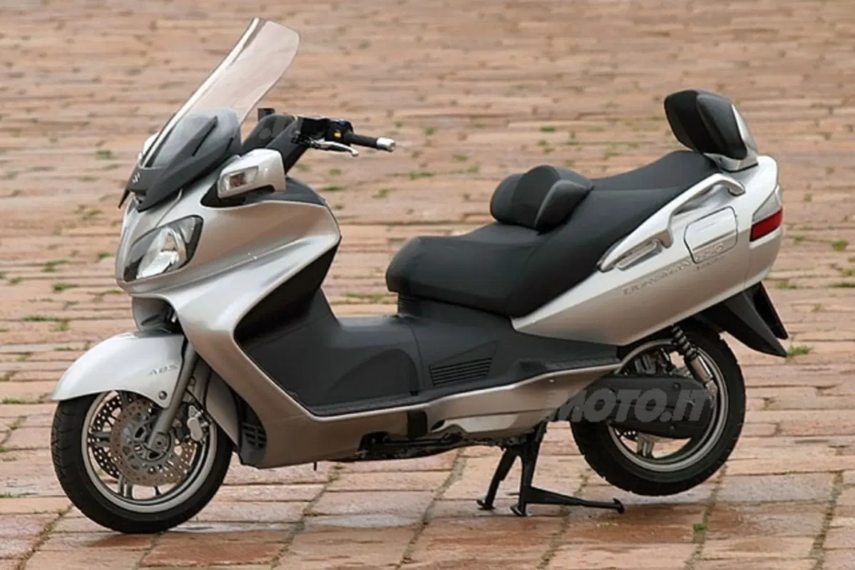 SUZUKI Burgman AN 650 Executive (5)