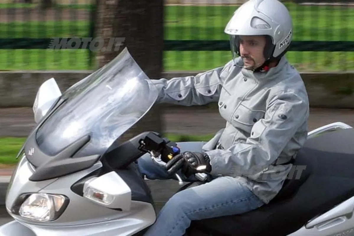 SUZUKI Burgman AN 650 Executive (6)
