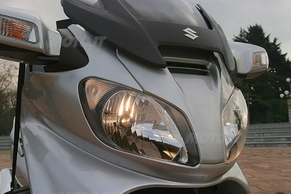 SUZUKI Burgman AN 650 Executive (9)