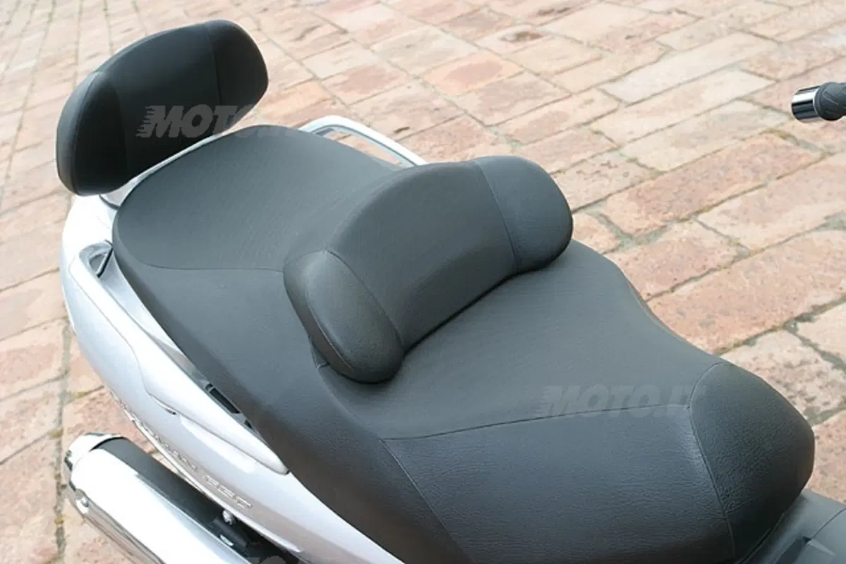 SUZUKI Burgman AN 650 Executive (12)