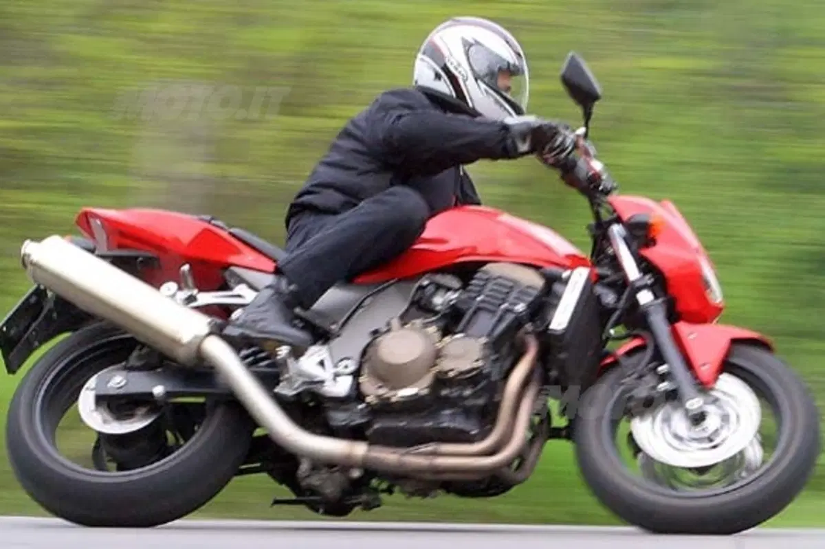 KAWASAKI Z 750 (6)