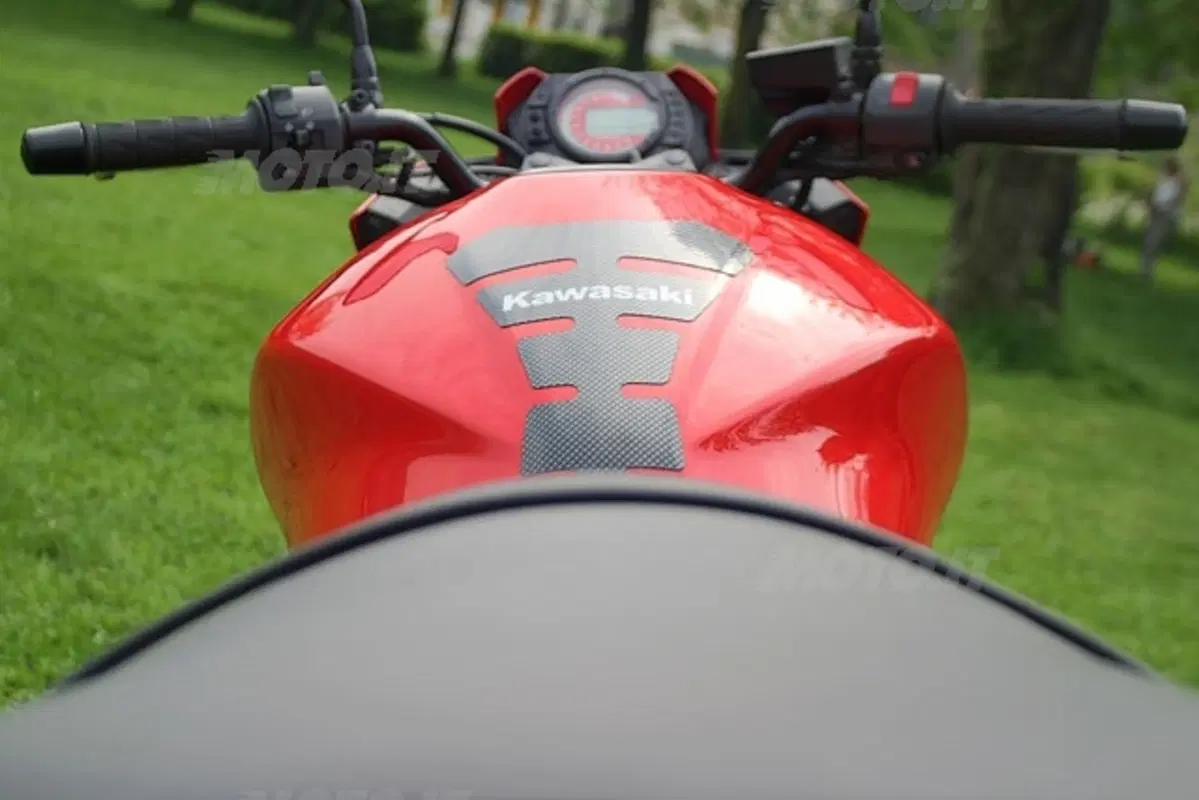 KAWASAKI Z 750 (7)