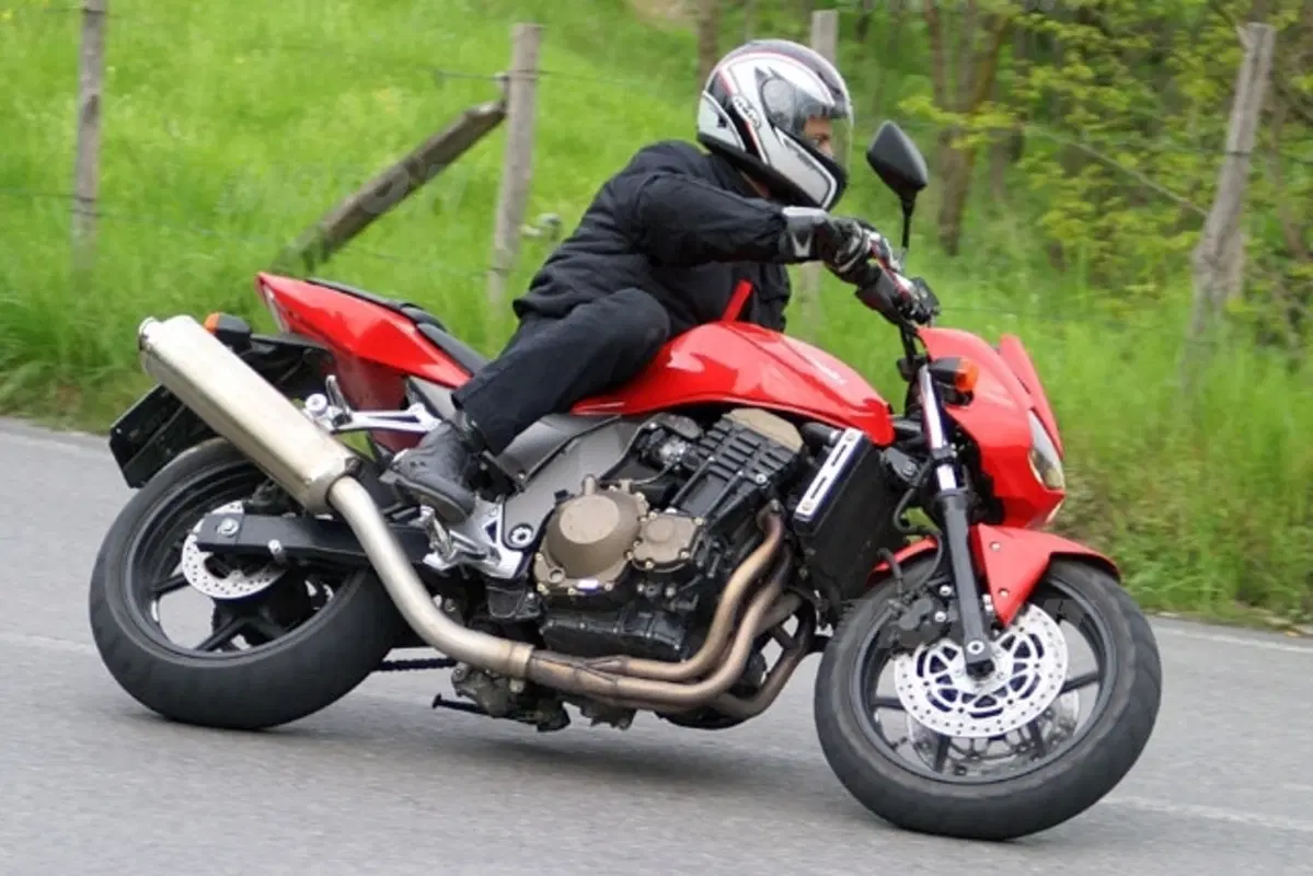 KAWASAKI Z 750 (16)