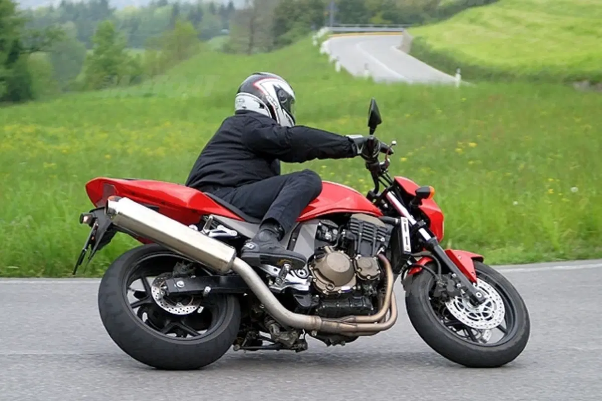 KAWASAKI Z 750 (22)