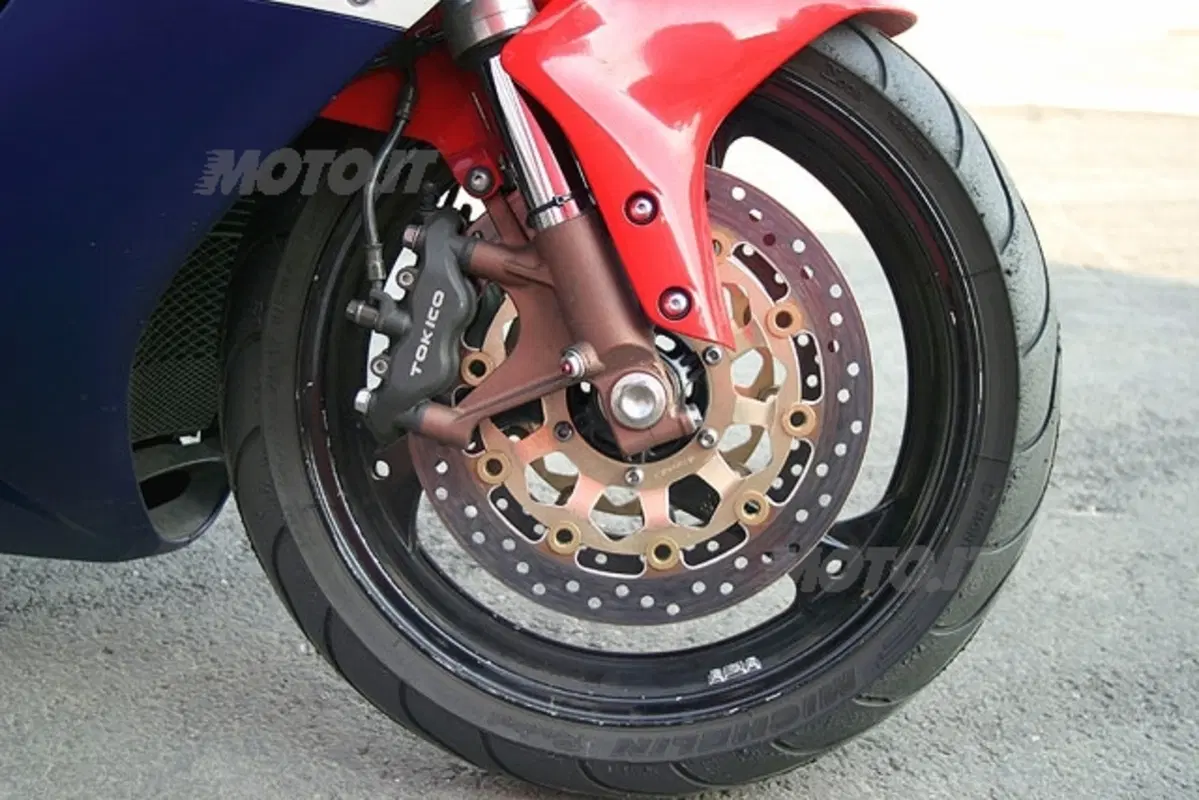 Honda CBR 1000 RR Fireblade e CBR 600 RR (7)