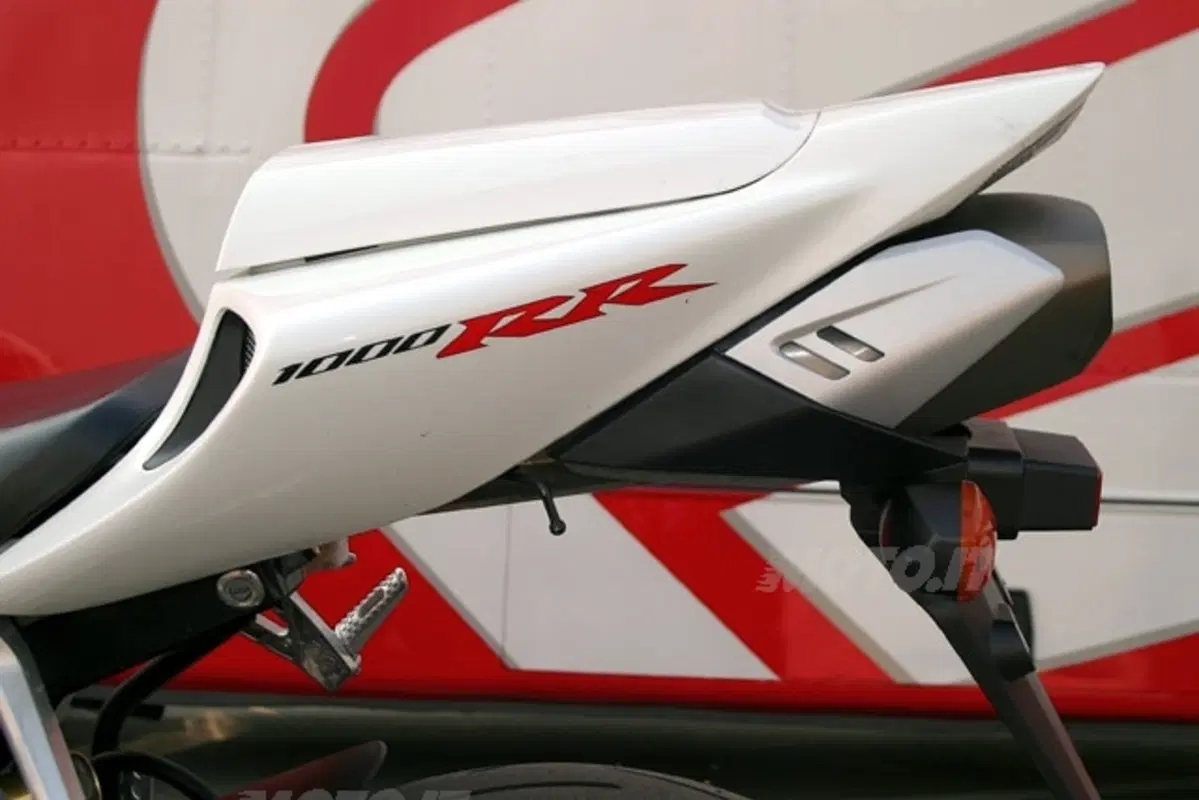 Honda CBR 1000 RR Fireblade e CBR 600 RR (10)