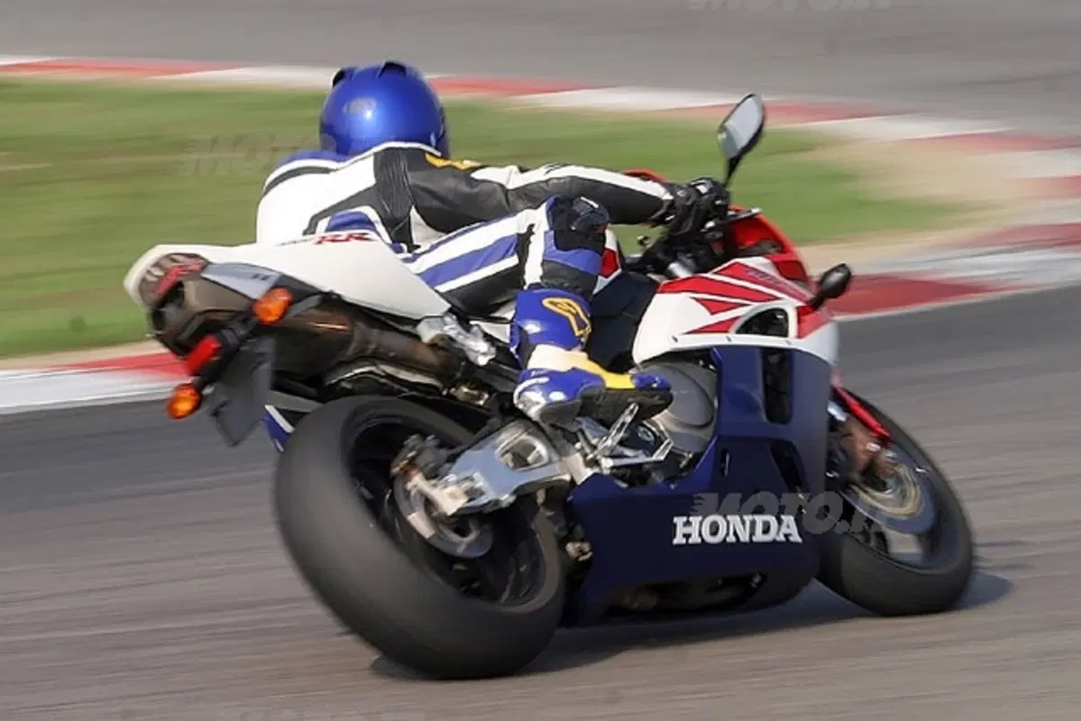 Honda CBR 1000 RR Fireblade e CBR 600 RR (14)