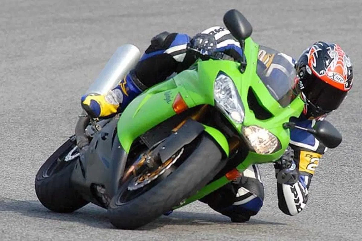 KAWASAKI Ninja 1000 ZX-10R (2)