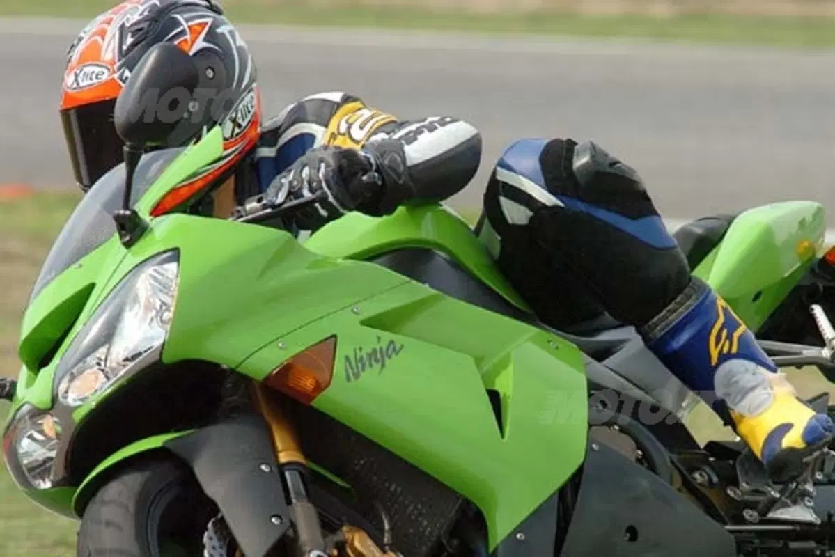 KAWASAKI Ninja 1000 ZX-10R (6)