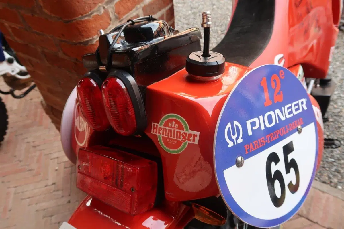 Le moto, i piloti e il ritorno al passato, una giornata immersi nella Dakar al Museo Fisogni (16)