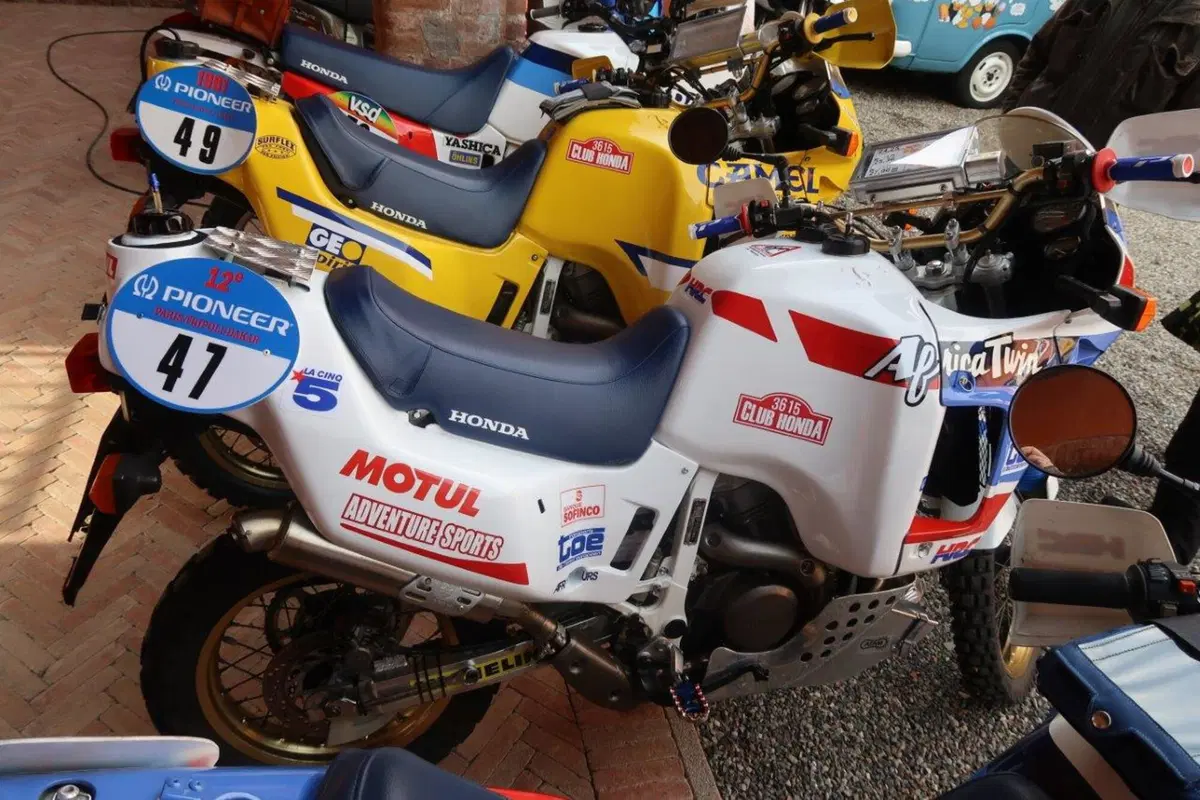 Le moto, i piloti e il ritorno al passato, una giornata immersi nella Dakar al Museo Fisogni (19)