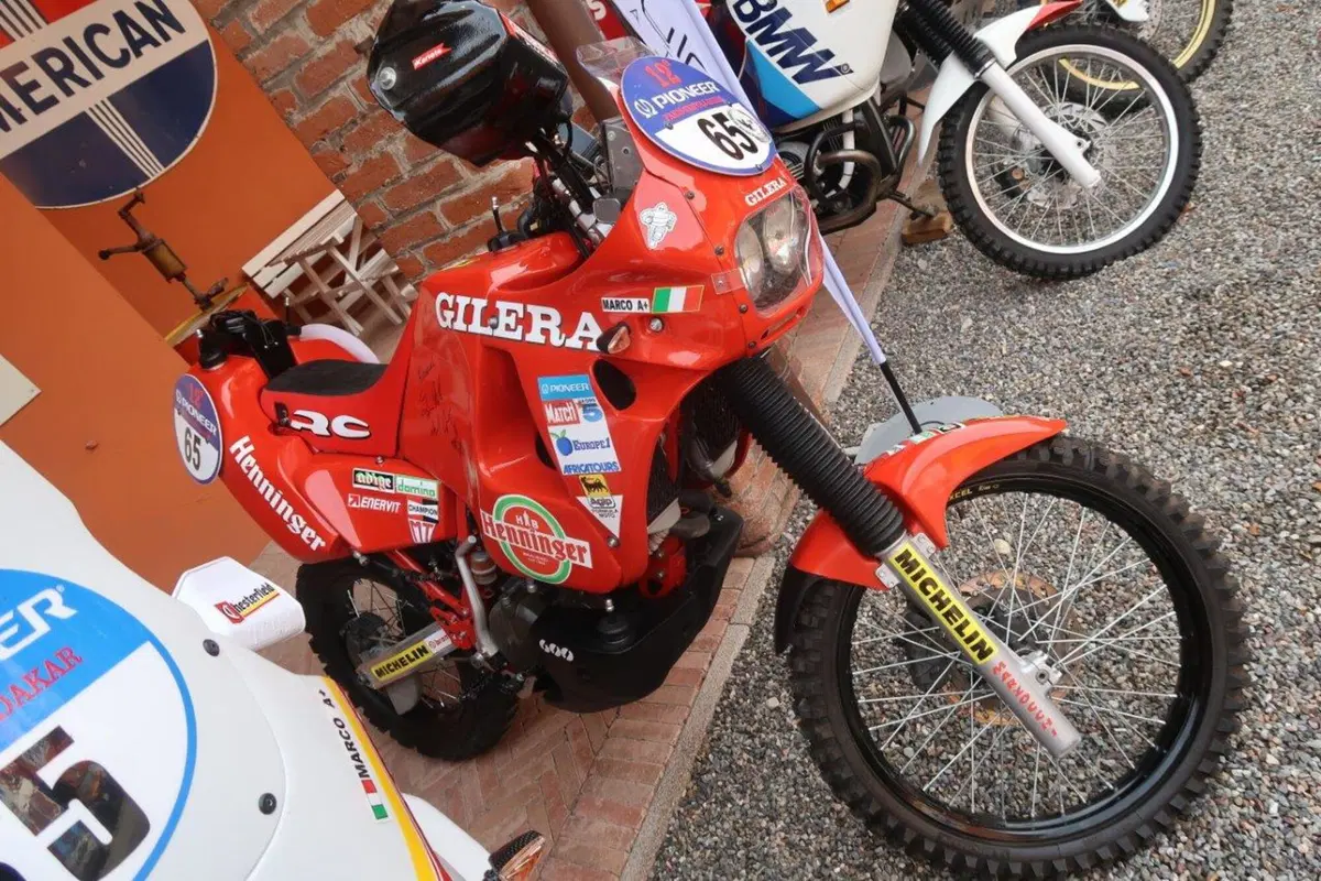 Le moto, i piloti e il ritorno al passato, una giornata immersi nella Dakar al Museo Fisogni (23)