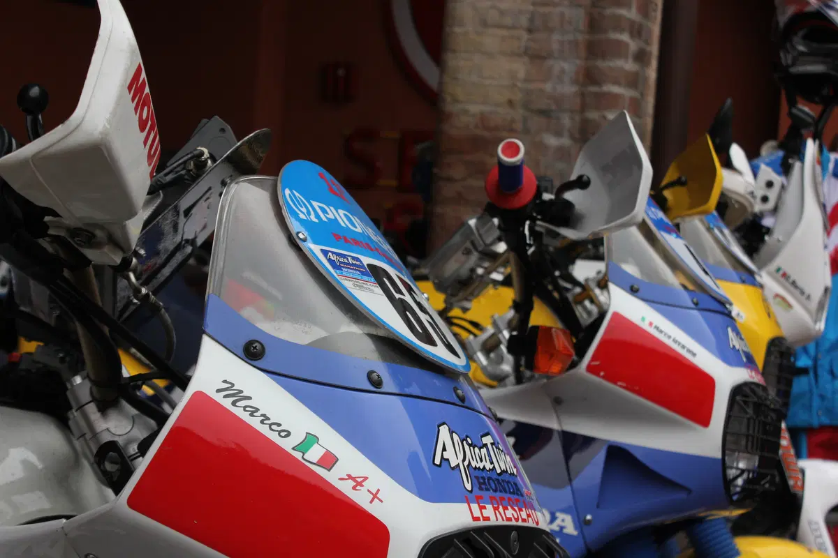 Le moto, i piloti e il ritorno al passato, una giornata immersi nella Dakar al Museo Fisogni (35)