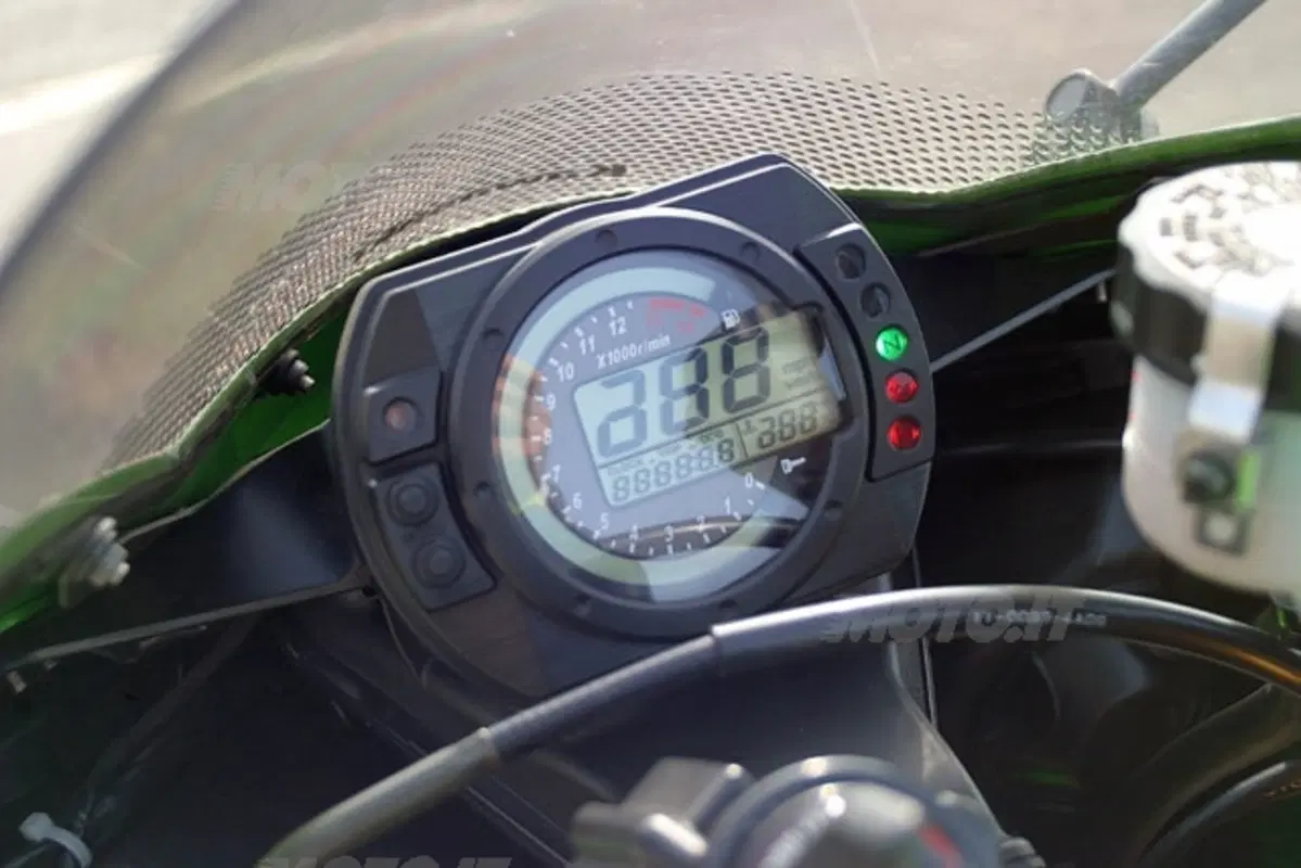 KAWASAKI Ninja 1000 ZX-10R (12)