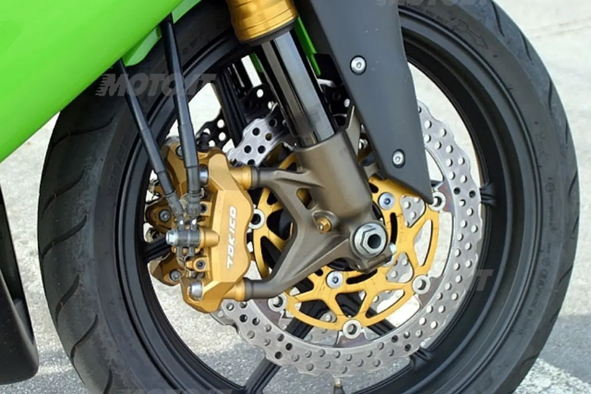 KAWASAKI Ninja 1000 ZX-10R (13)