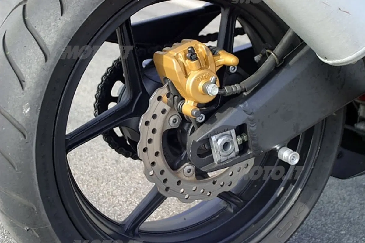 KAWASAKI Ninja 1000 ZX-10R (14)