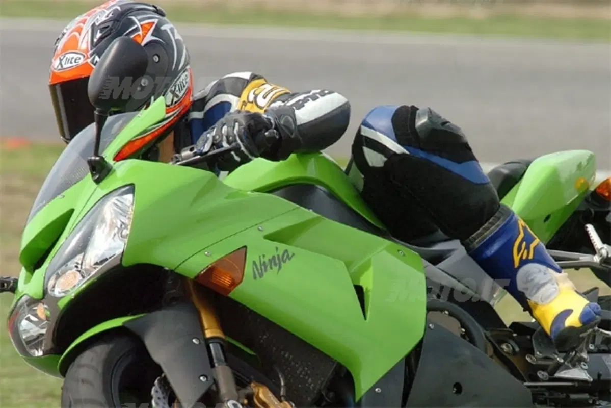 KAWASAKI Ninja 1000 ZX-10R (16)