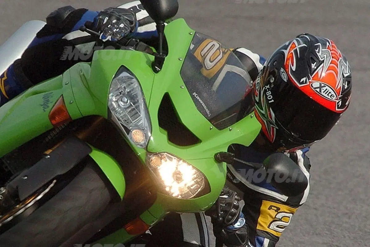 KAWASAKI Ninja 1000 ZX-10R (21)