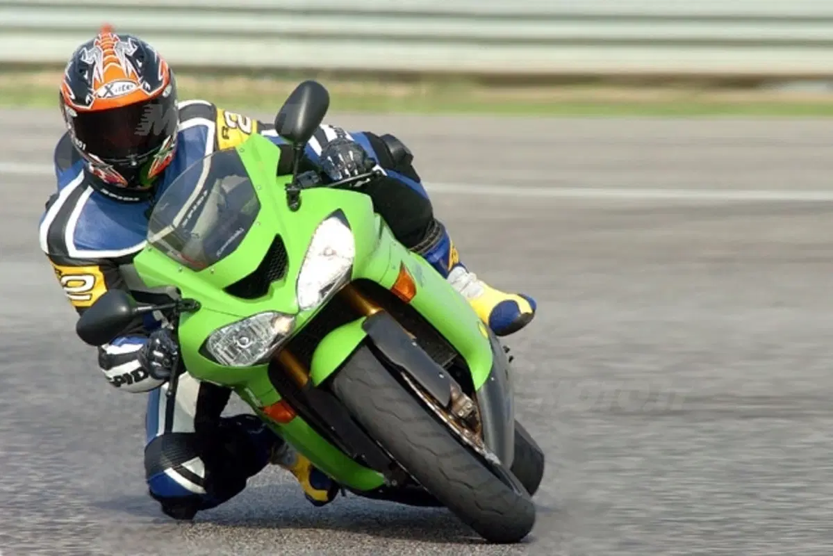 KAWASAKI Ninja 1000 ZX-10R (22)