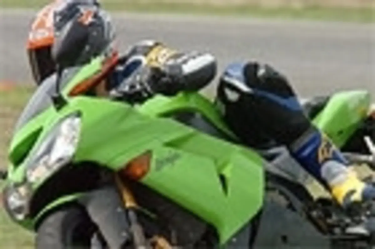 KAWASAKI Ninja 1000 ZX-10R (23)